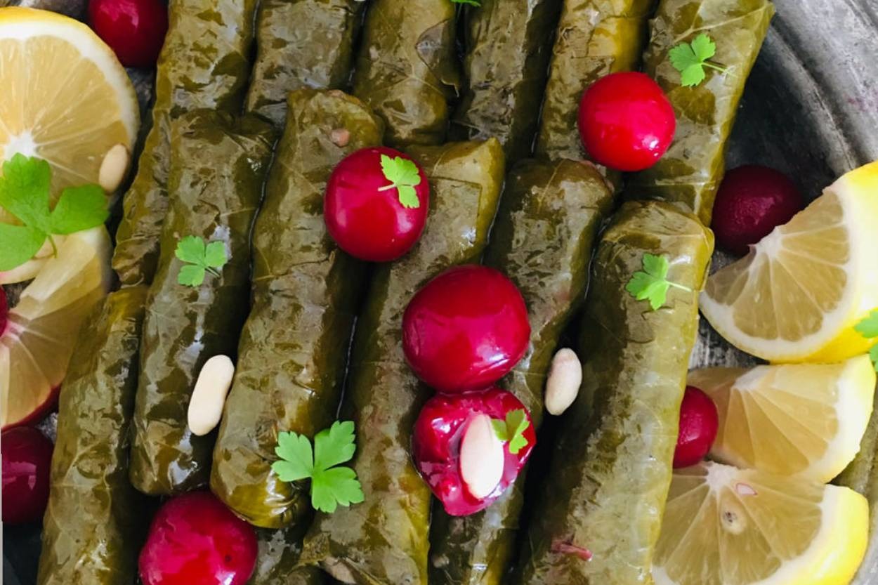 Lezzet Şöleni: Vişneli Yaprak Sarma
