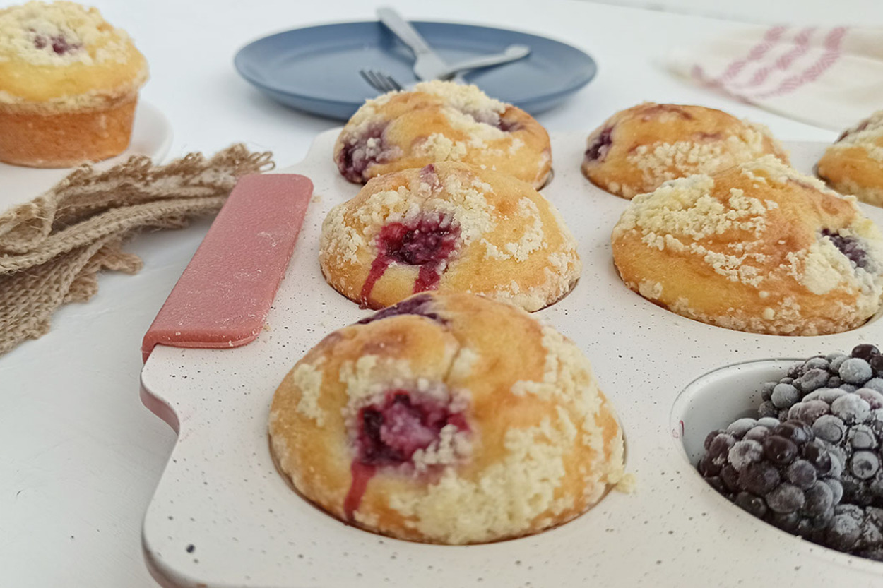 Her Şeyiyle Büyüler: Böğürtlenli Muffin