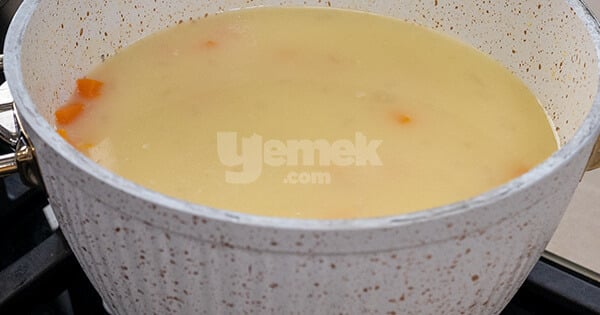 tavuklu-sehriye-corbasi-asama-7