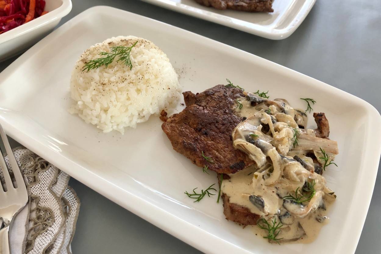 Enfes Bir Ana Yemek: Mantar Soslu Biftek