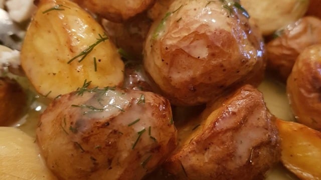 Enfes Baharatlarıyla: Fırında Baharatlı Bebek Patates