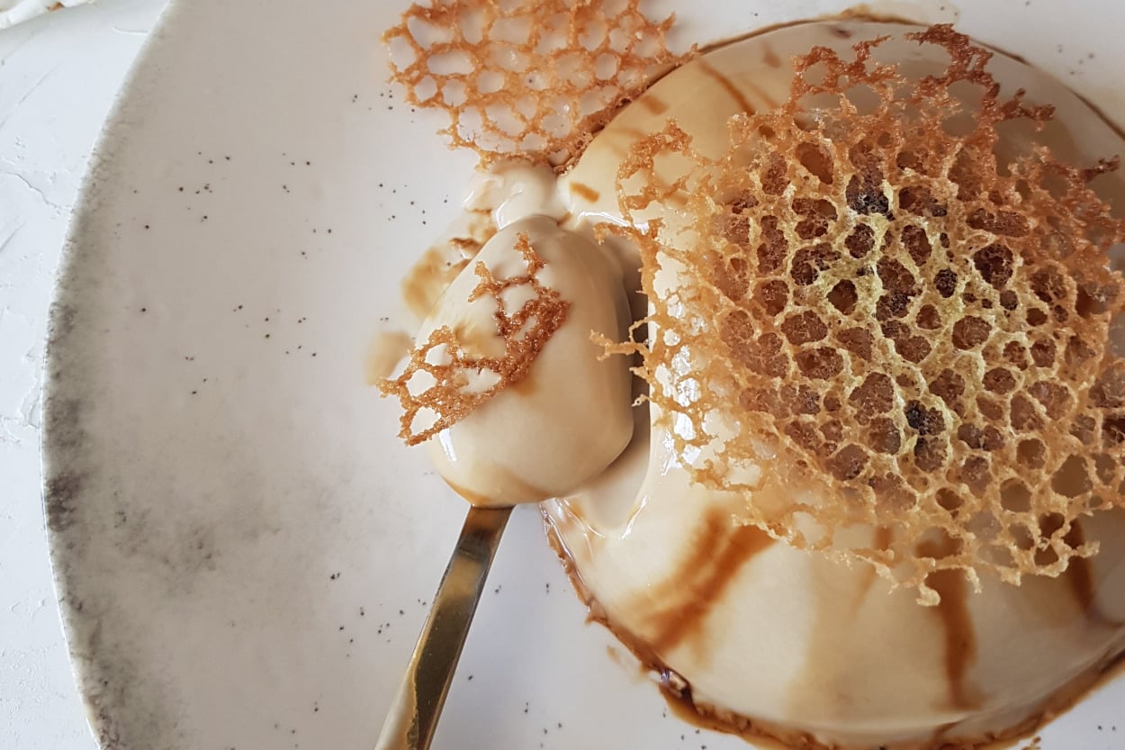 Hem Şık Hem Leziz: Kahve ve Labne Peynirli Panna Cotta