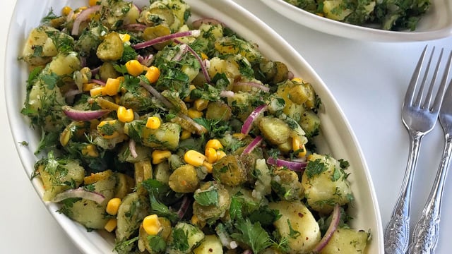 Çay Saatlerine Geliyor: Dereotlu Patates Salatası