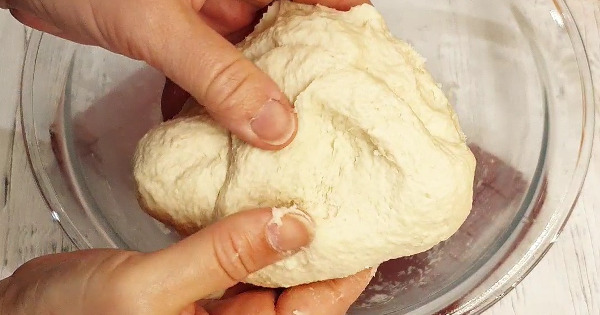 kekik-ve-sucuklu-tava-ekmegi-asamasi1