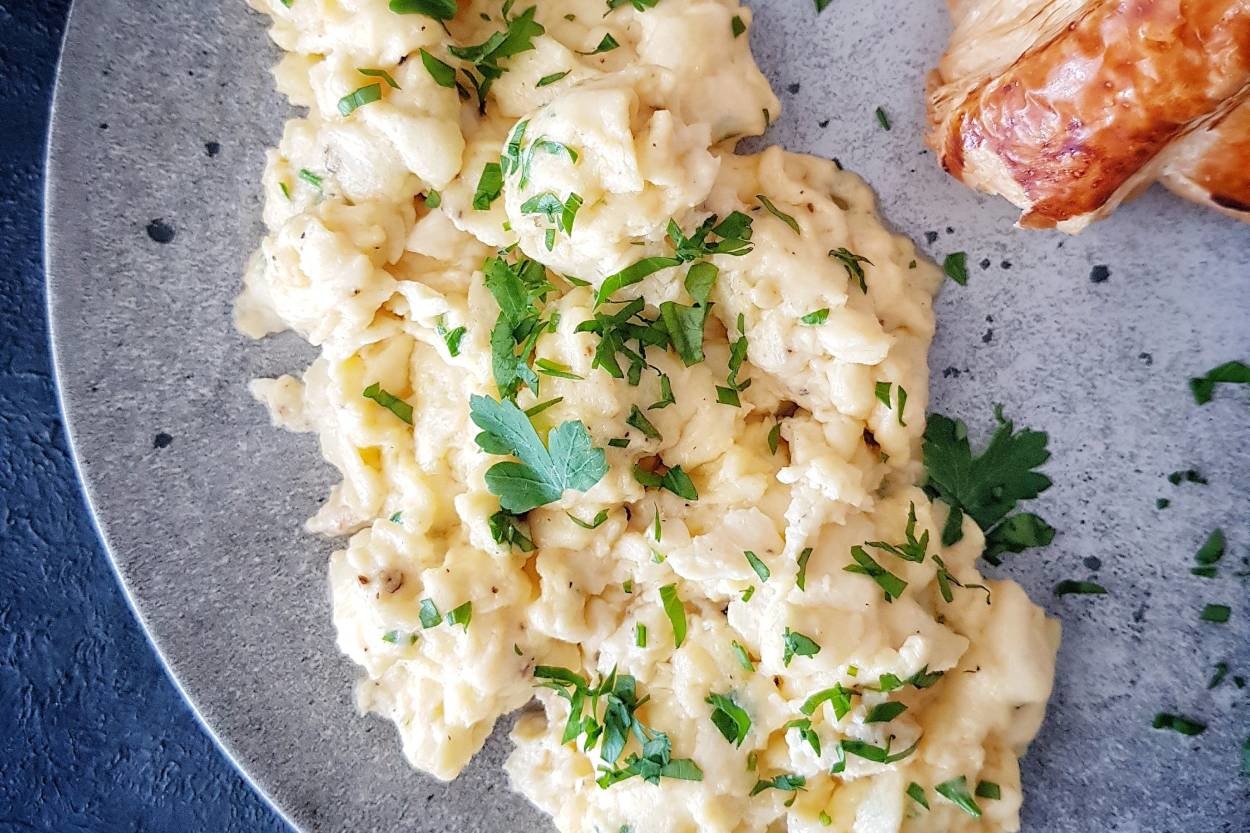 Gün Boyu Tok Tutan:Maydanozlu Kremalı Omlet