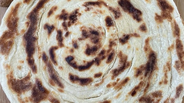 Tel Tel Ayrılan Hamuruyla: Tahinli Katmer