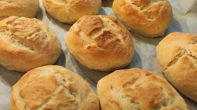 Sıcacık ve Yumuşacık: Mini Ekmek Somunları