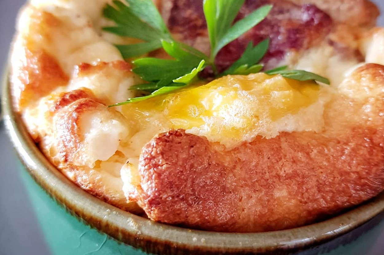 Kahvaltı Sofrasına Seviye Atlatır: Pastırmalı Yumurta Güveç