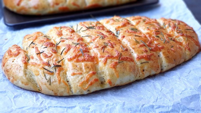 Yumuşacık ve Mis Kokulu: Sarımsaklı Ekmek
