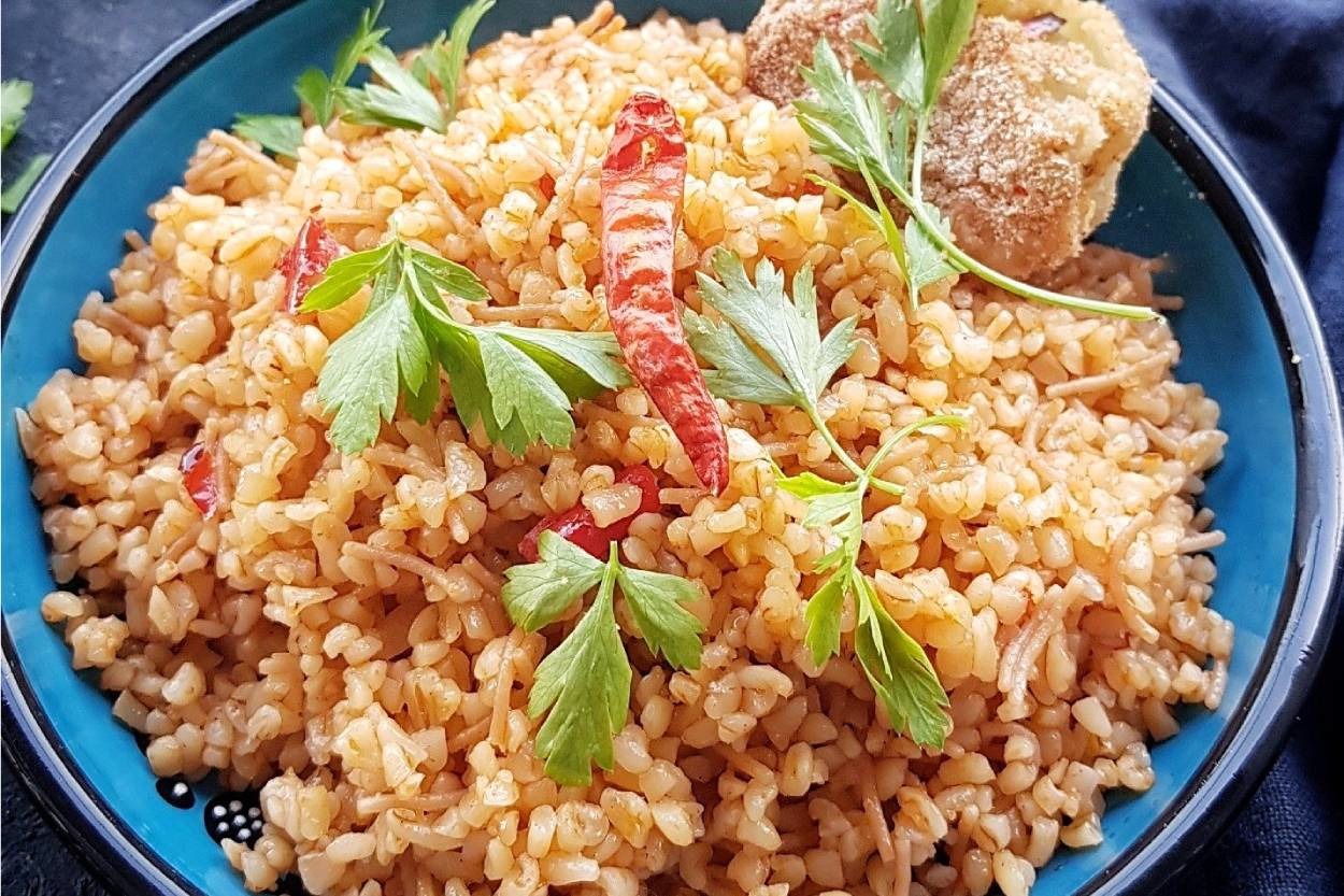 Dilediğiniz Yemeklerin Yanına: Tel Şehriyeli Bulgur Pilavı