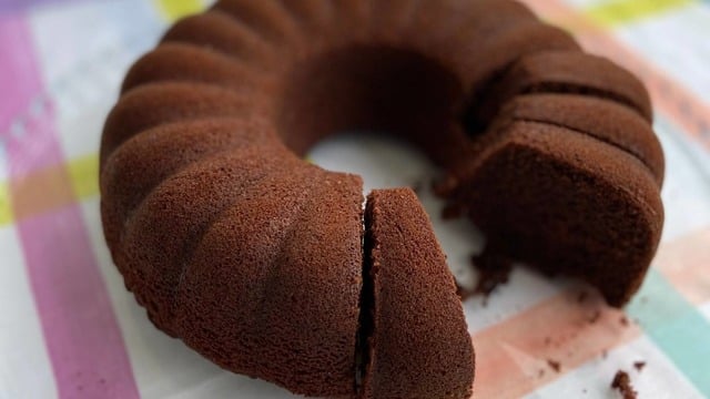 Uzun Süre Dayanır: Krem Şantili Kakaolu Kek