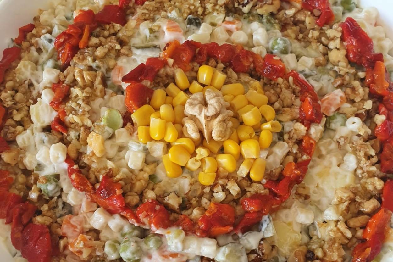 Evdeki Malzemelerle: Makarna Salatası
