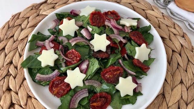 Besleyici ve Lezzet Dolu: Ispanak Salatası