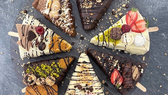 Dışı Çikolata İçi Krema Dolu: Cheesecake Çubukları (Käsekuchen am Stiel)