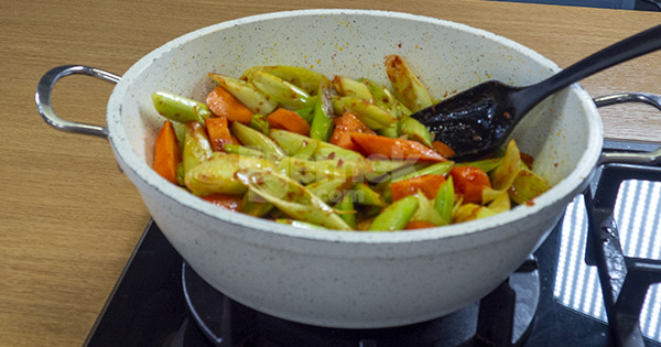 nohutlu-pirasa-yemegi