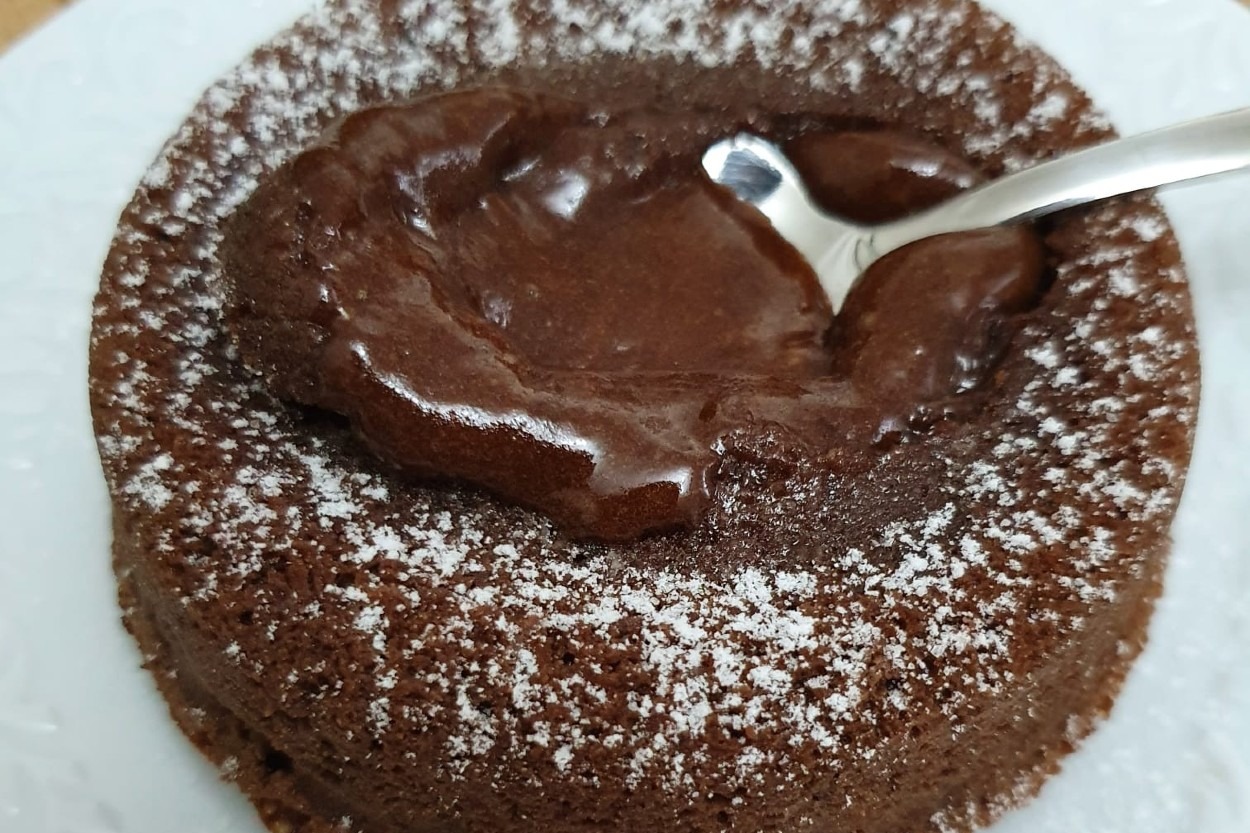 Akışkan Sevenlere: Bol Çikolatalı Sufle