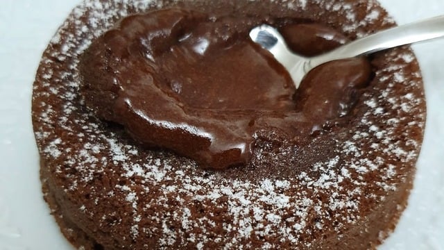 Akışkan Sevenlere: Bol Çikolatalı Sufle