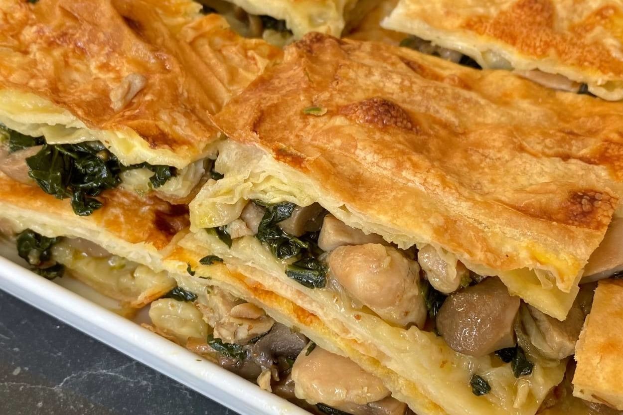 Farklı Börek Arayanlara: Mantarlı Ispanaklı Tavuklu Börek