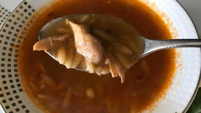 Soğuk Akşamlara Sıcacık Bir Çorba: Tavuklu Şehriye Çorbası