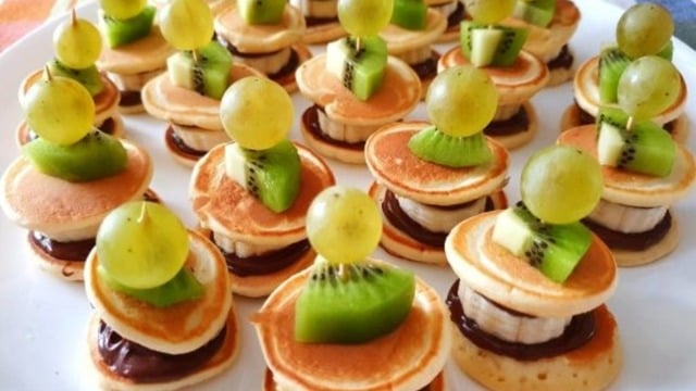 Kahvaltı Sofralarına: Mini Limonlu Pankek