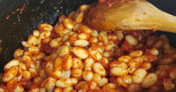 guvecte-pastirmali-kuru-fasulye-asamasi3