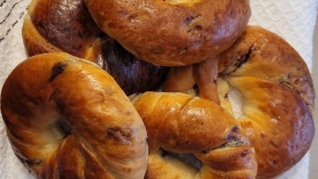 Yumuşacık Hamuruyla: Zeytin Ezmeli Açma