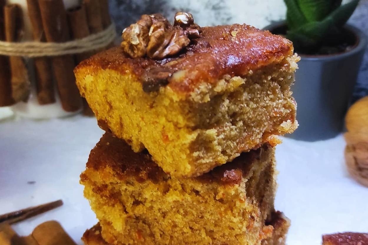 Soğuk Günlerde İçinizi Isıtacak: Pekmezli Zencefilli Kek
