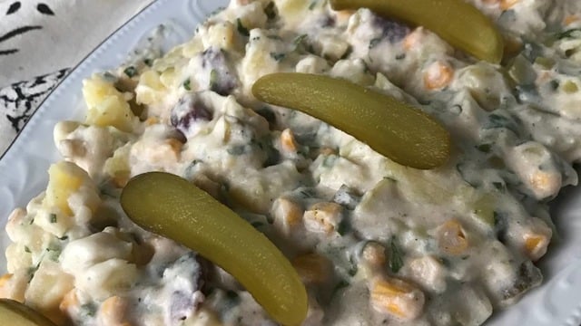 Sofraya Çok Yakışan: Hardal Soslu Patates Salatası