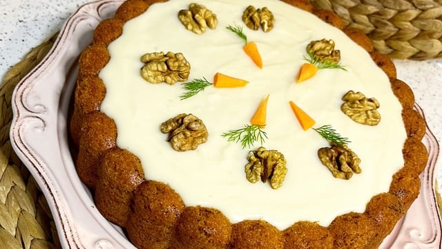İkisi Bir Arada: Muhallebili Havuçlu Kek