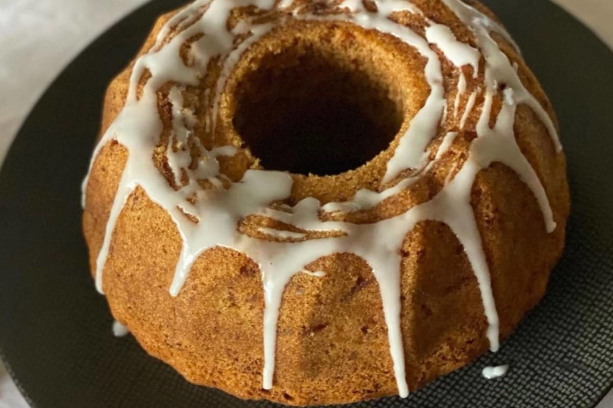 Tarçın Aromasıyla: Havuçlu Cevizli Kıyır Kek
