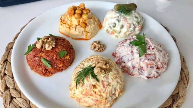 Davet Sofralarına: 5 Çeşit Meze