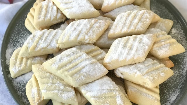 Ağızda Dağılan: Kıyır Un Kurabiyesi