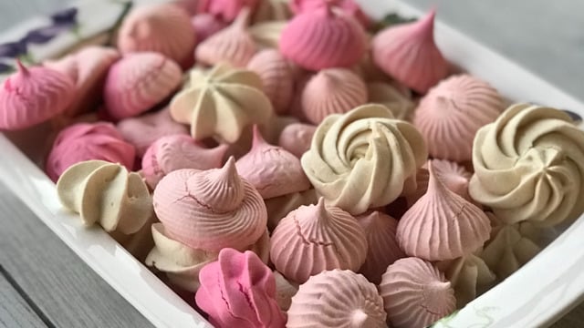 Çeşit Çeşit: Renkli Beze
