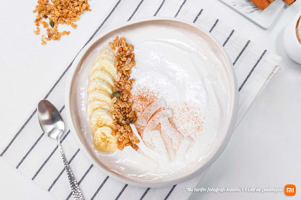 Kar Beyazı: Tarçınlı Bademli Chia Smoothie Bowl
