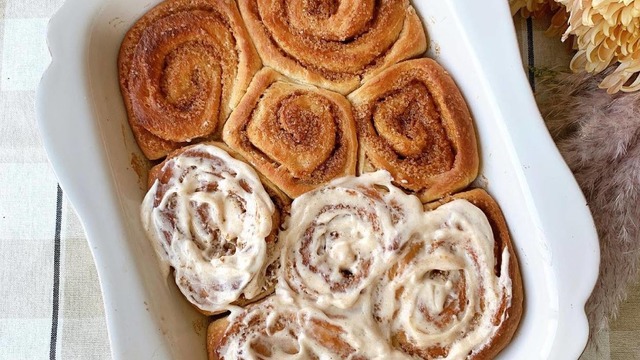 Bulut Gibi Dokusuyla: Cinnamon Rolls