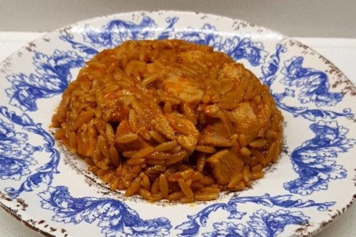Görünümü Enfes: Tavuklu Arpa Şehriye Pilavı