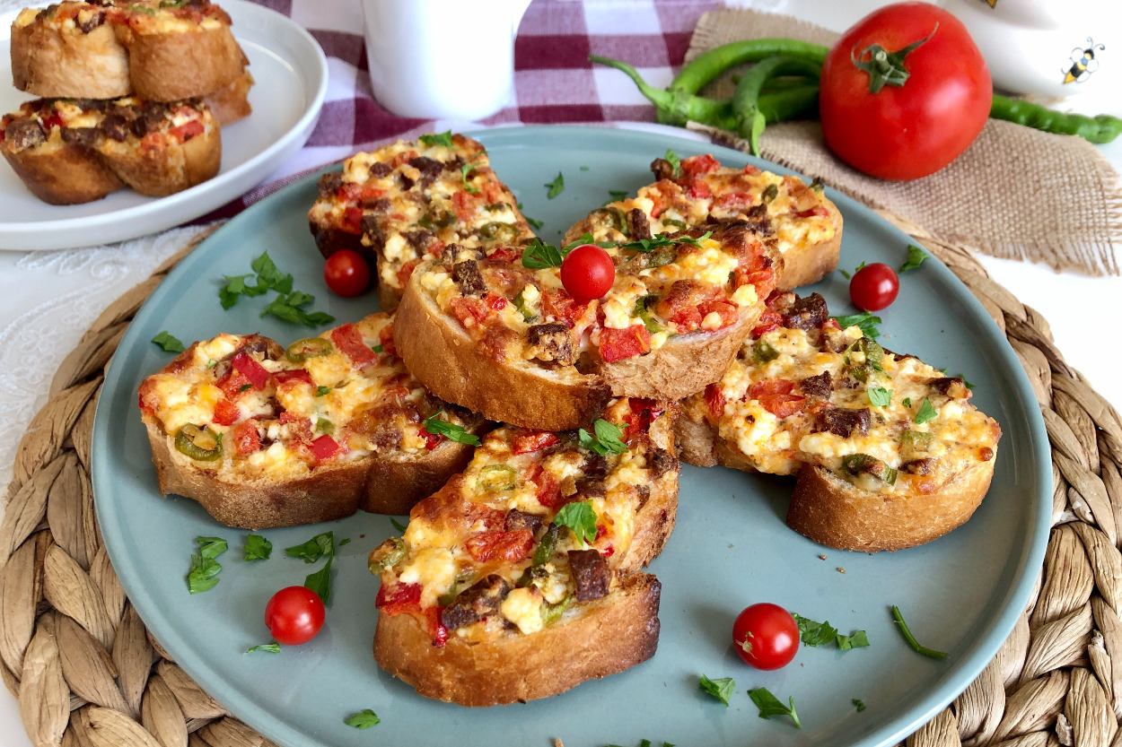 Pazar Kahvaltılarına: Kahvaltılık Ekmek Dilimleri