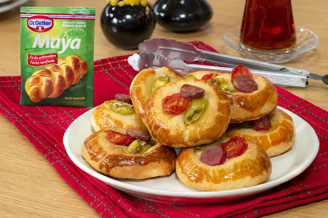 Kahvaltıya Çabucak Hazır: Mini Pizzalar