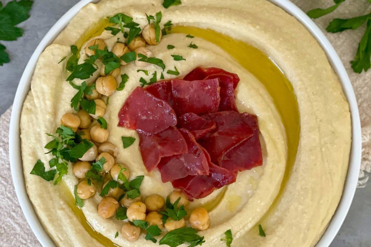 Pürüzsüz Dokusuyla: Tam Kıvamlı Humus