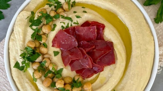 Pürüzsüz Dokusuyla: Tam Kıvamlı Humus