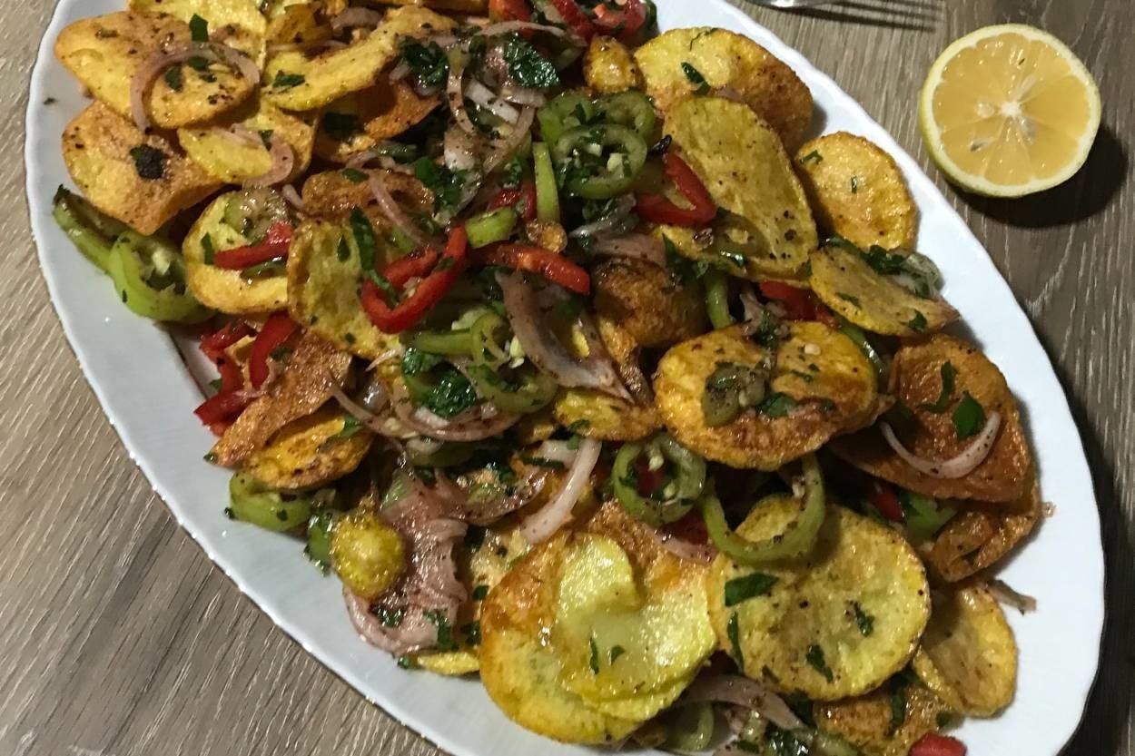 Yemelere Doyamayacaksınız: Kızarmış Patates Salatası