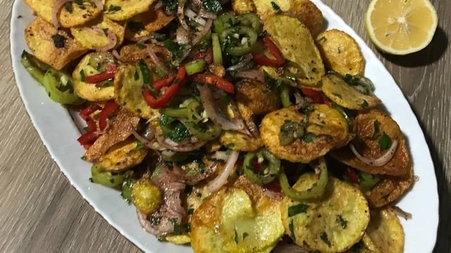 Yemelere Doyamayacaksınız: Kızarmış Patates Salatası