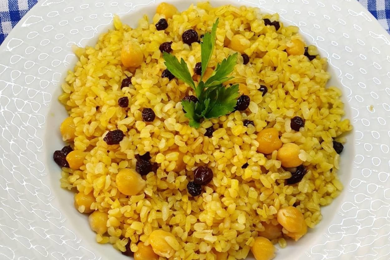 Lezzetine Lezzet Kattık: Nohutlu Kuş Üzümlü Bulgur Pilavı