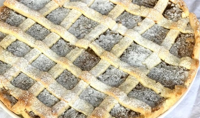 Çayın Yanına Hazır: Elmalı Tart