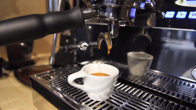 Durduk Yere Makinesini Aldırıp Ritüel Yaptıracak Espresso Yapımı Videosu