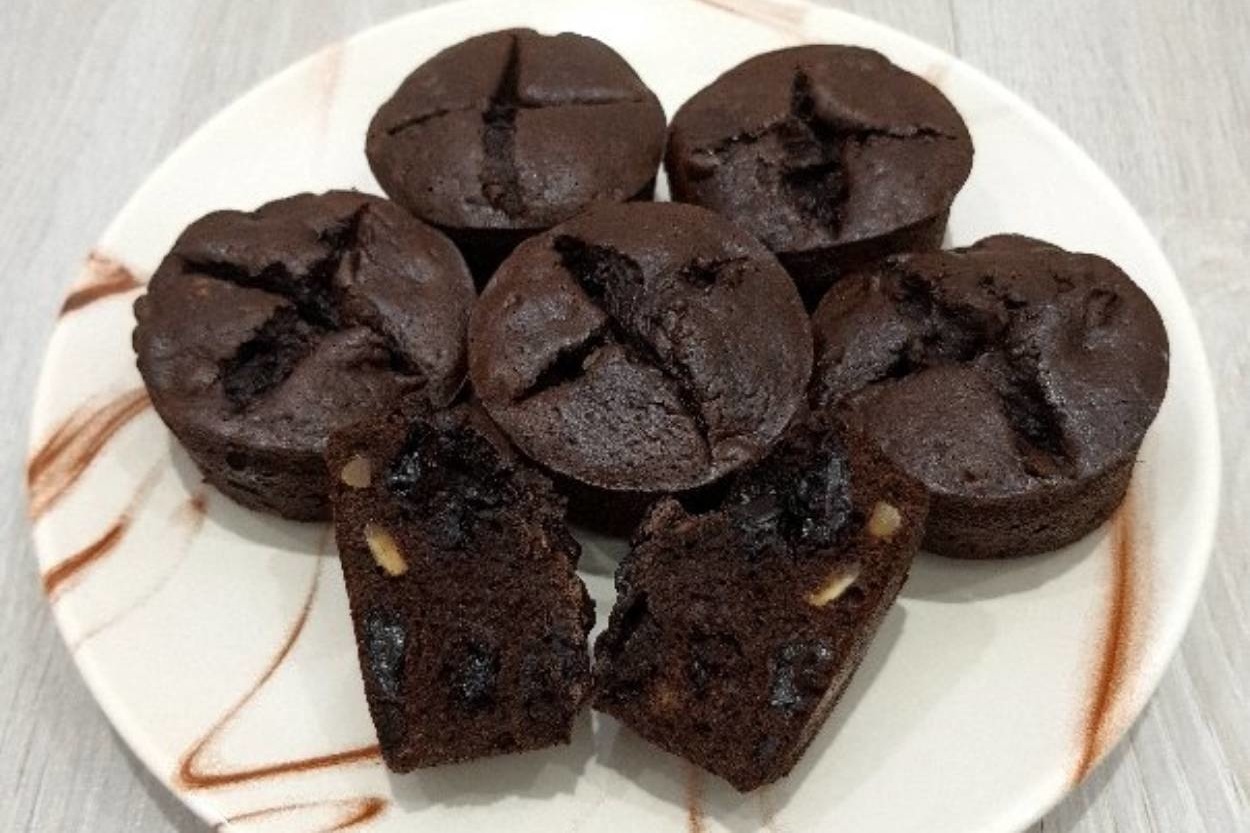 Kek Denince Akla Gelen: Çikolatalı ve Üzümlü Mini Kek