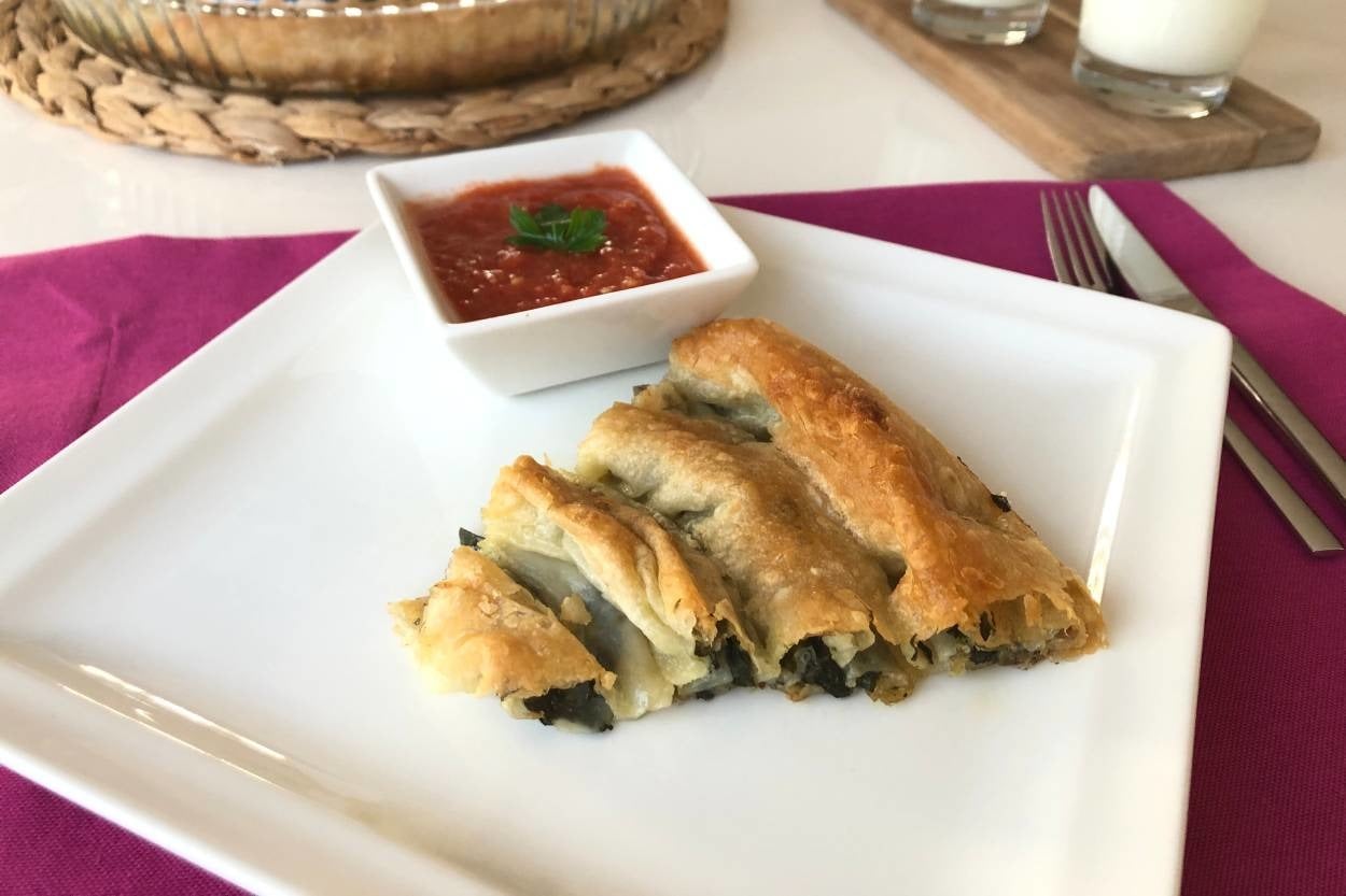 Sadece 2 Yufkayla: Ispanaklı Rulo Börek