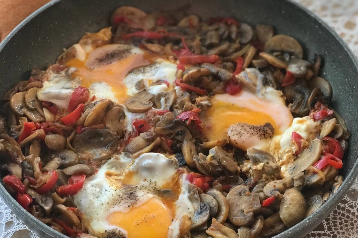 Kahvaltının Yıldızı: Yumurtalı Mantar Sote