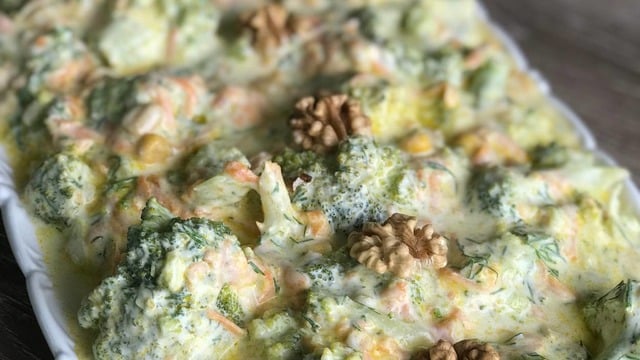 Renklerin Birbiriyle Dansı: Yoğurtlu Brokoli Salatası