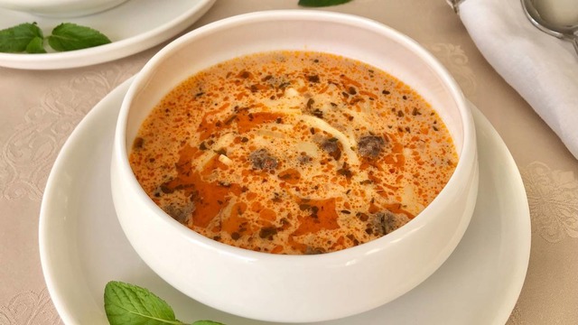 Havalar Soğumuşken: Erişteli Köfteli Çorba